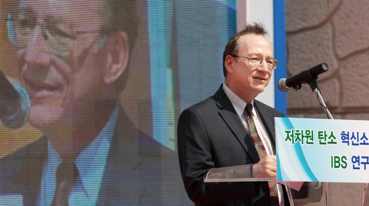 UNIST Professor, Elected to National Academy of Sciences