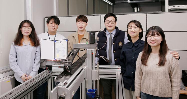 UNIST Students Donate Their Prize Winnings to Endowment Fund