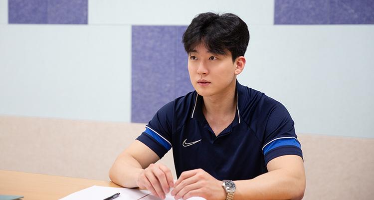 Fitness Trainer Ji Hoon Jeon of UNIST Sports Center Saves Patient with Seizure