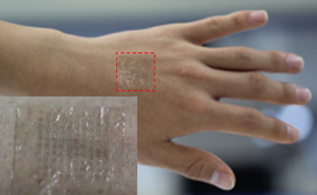 Wearable Sensor, Nearly Visible to the Human Eye